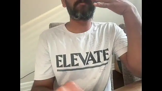 Snapshot of pranastro00 chatting on November 24, 5:01 pm pranastro00 online show from November 24, 5:01 pm