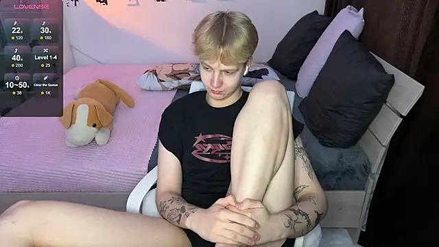 Snapshot of olivertasty chatting on September 12, 4:01 am olivertasty online show from September 12, 4:01 am