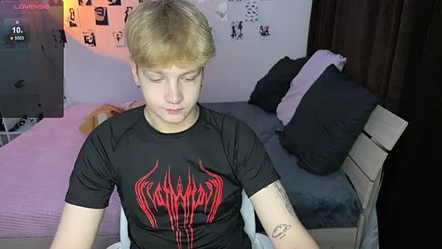 Snapshot of olivertasty chatting on September 12, 5:24 pm olivertasty online show from September 12, 5:24 pm