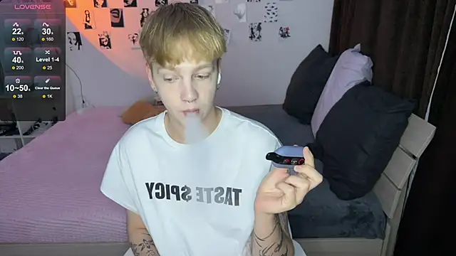 Snapshot of olivertasty chatting on September 13, 4:29 pm olivertasty online show from September 13, 4:29 pm