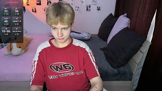 Snapshot of olivertasty chatting on September 14, 4:33 am olivertasty online show from September 14, 4:33 am