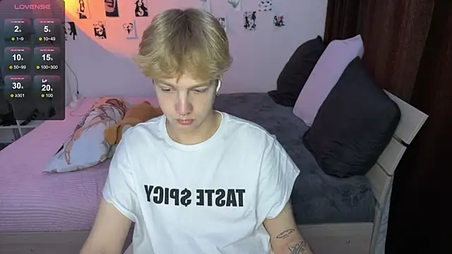 Snapshot of olivertasty chatting on September 18, 11:56 am olivertasty online show from September 18, 11:56 am