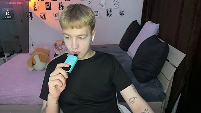 Snapshot of olivertasty chatting on September 21, 7:10 am olivertasty online show from September 21, 7:10 am