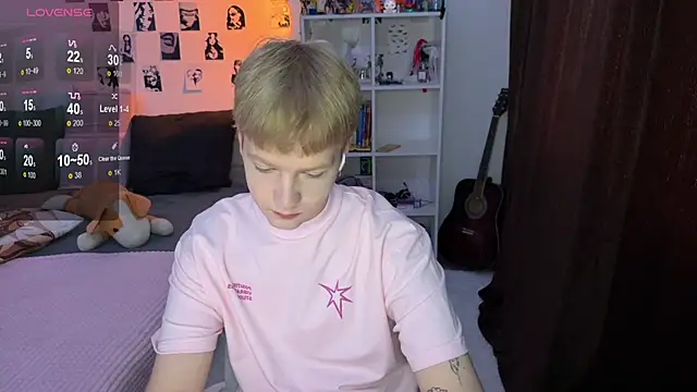 Snapshot of olivertasty chatting on October 4, 12:25 pm olivertasty online show from October 4, 12:25 pm