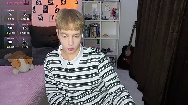 Snapshot of olivertasty chatting on October 5, 2:37 pm olivertasty online show from October 5, 2:37 pm