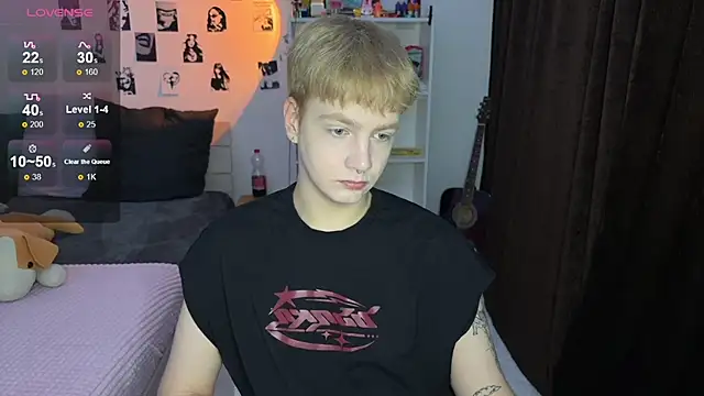 Snapshot of olivertasty chatting on October 16, 1:56 pm olivertasty online show from October 16, 1:56 pm