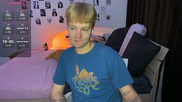 Snapshot of olivertasty chatting on October 22, 2:34 am olivertasty online show from October 22, 2:34 am