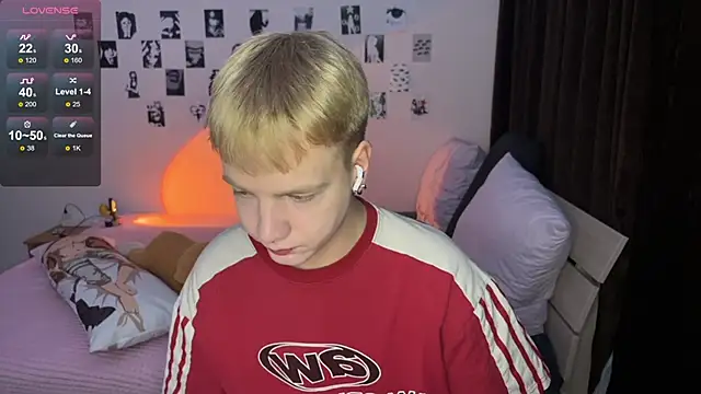 Snapshot of olivertasty chatting on October 26, 4:07 am olivertasty online show from October 26, 4:07 am