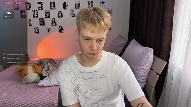 Snapshot of olivertasty chatting on October 29, 6:37 am olivertasty online show from October 29, 6:37 am