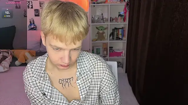 Snapshot of olivertasty chatting on November 10, 12:37 pm olivertasty online show from November 10, 12:37 pm