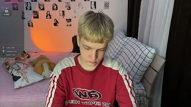 Snapshot of olivertasty chatting on December 19, 2:13 pm olivertasty online show from December 19, 2:13 pm