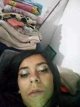 Snapshot of SharonDustLove chatting on October 18, 2:47 am SharonDustLove online show from October 18, 2:47 am