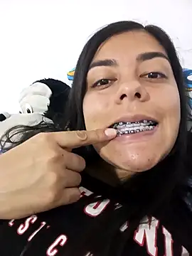 Snapshot of SharonDustLove chatting on December 4, 1:15 am SharonDustLove online show from December 4, 1:15 am