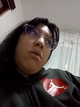 Snapshot of lareinalareinadelanal chatting on November 8, 1:11 pm lareinalareinadelanal online show from November 8, 1:11 pm