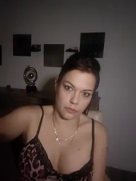 Foxy-Milfy online show from September 29, 10:36 pm