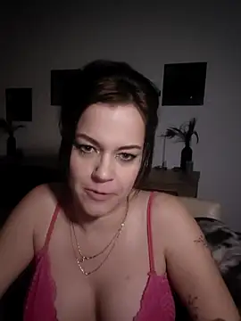 Foxy-Milfy online show from October 20, 8:42 pm