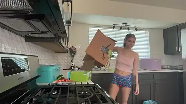 kykybaby4444 online show from December 2, 7:42 pm