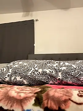 Snapshot of himNIGuys chatting on October 17, 2:30 pm himNIGuys online show from October 17, 2:30 pm