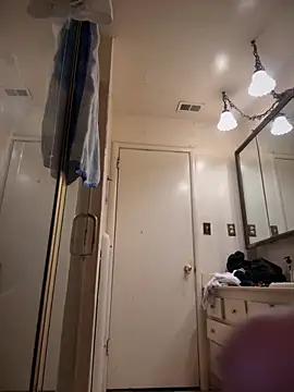 Snapshot of himNIGuys chatting on November 28, 1:19 am himNIGuys online show from November 28, 1:19 am