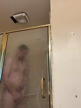 Snapshot of himNIGuys chatting on December 18, 4:35 pm himNIGuys online show from December 18, 4:35 pm