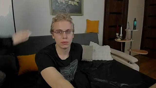 Snapshot of SammySccott chatting on November 23, 10:15 am SammySccott online show from November 23, 10:15 am