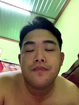 Snapshot of Bin77 chatting on December 15, 4:55 pm Bin77 online show from December 15, 4:55 pm