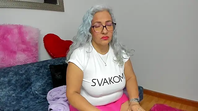 Snapshot of marilyn70 chatting on November 23, 11:37 pm marilyn70 online show from November 23, 11:37 pm