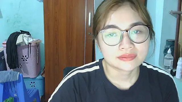 Uhem112 online show from October 17, 12:52 pm