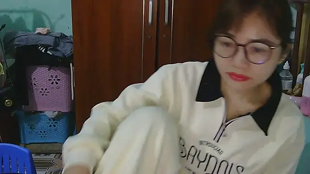 Uhem112 online show from December 15, 12:59 am