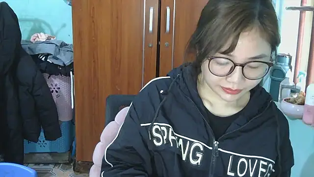 Uhem112 online show from December 18, 1:00 am