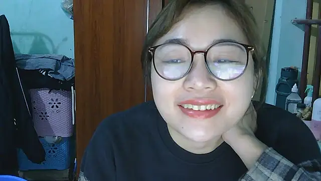 Uhem112 online show from December 19, 1:51 pm