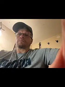 Snapshot of 69ReVeaL@xh chatting on November 19, 2:11 am 69ReVeaLxh online show from November 19, 2:11 am