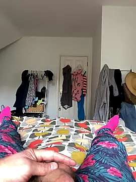 Snapshot of Bourne_606 chatting on October 12, 1:32 pm Bourne 606 online show from October 12, 1:32 pm