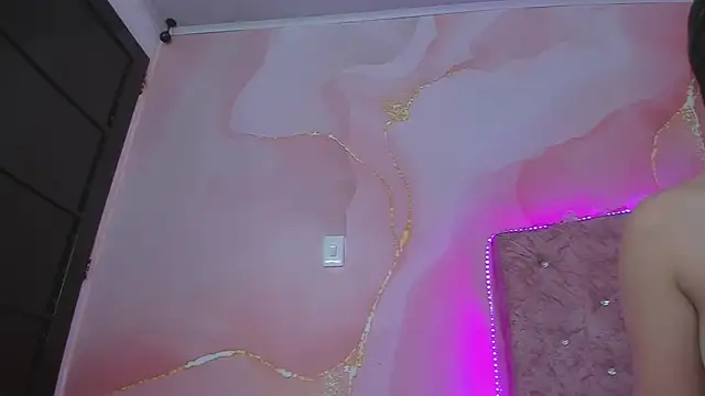 violet taylor  online show from October 25, 2:30 am