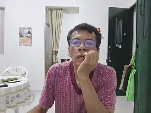 skinnylatino51 online show from October 14, 12:11 am