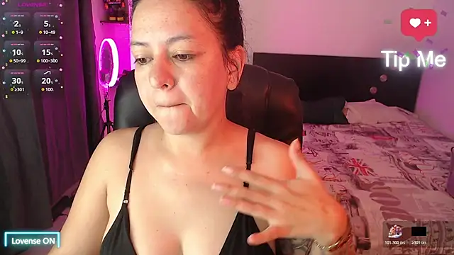 Abbyjoness21 online show from November 7, 9:53 am