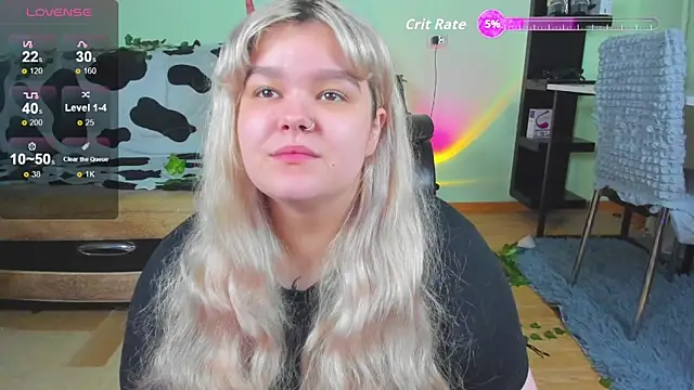 Snapshot of _CandyM1lky_ chatting on September 12, 6:46 am CandyM1lky online show from September 12, 6:46 am