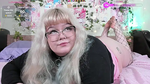  CandyM1lky  online show from March 8, 7:45 am