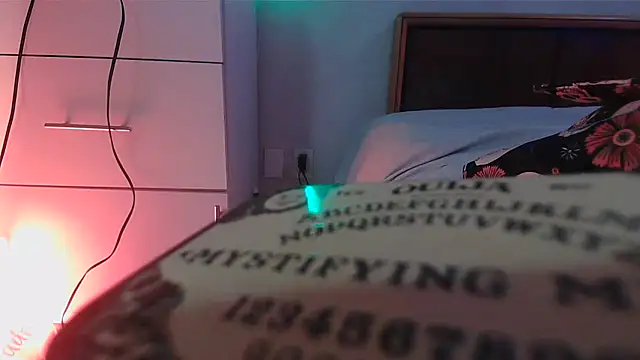 Snapshot of SatiroyNinfa chatting on December 1, 2:44 pm SatiroyNinfa online show from December 1, 2:44 pm