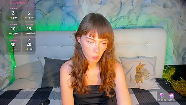 Snapshot of LolaMeddisson chatting on October 10, 8:08 pm LolaMeddisson online show from October 10, 8:08 pm