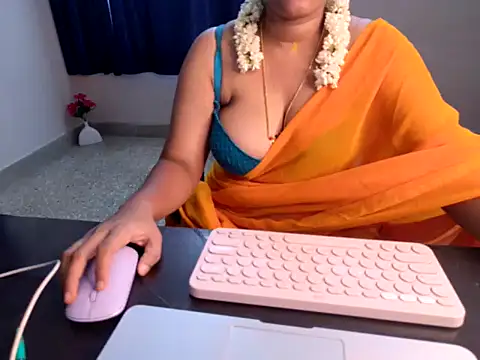 Snapshot of Anjalistar chatting on September 24, 3:54 am Anjalistar online show from September 24, 3:54 am