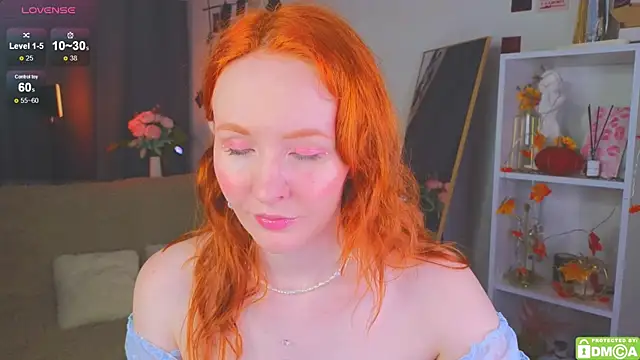 JoyceJones online show from November 6, 8:10 pm