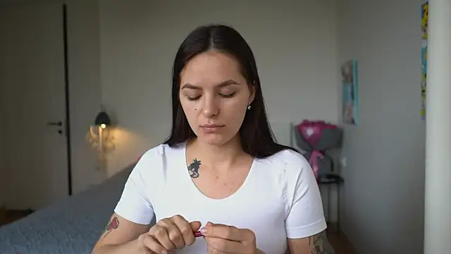 Snapshot of EwelynScott chatting on November 12, 8:04 am EwelynScott online show from November 12, 8:04 am