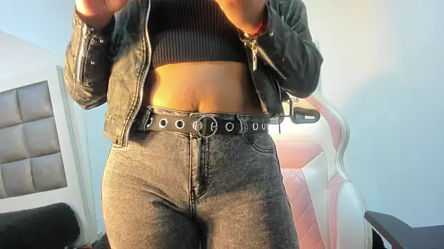 Snapshot of Mia_lopez__ chatting on September 19, 1:12 pm Mia lopez online show from September 19, 1:12 pm