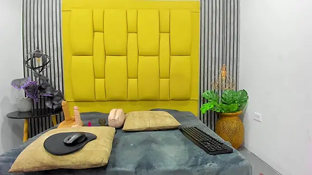 bryonycutee online show from September 24, 12:19 pm