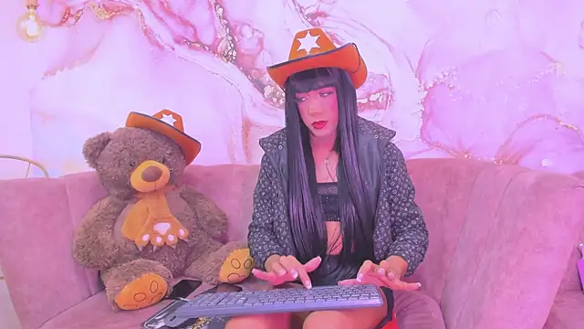 Snapshot of NaughtySweetss chatting on September 16, 10:05 am NaughtySweetss online show from September 16, 10:05 am