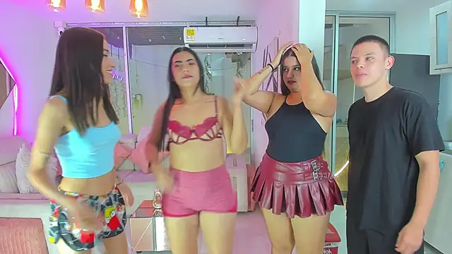 Snapshot of stangirls_ chatting on November 4, 9:47 pm stangirls online show from November 4, 9:47 pm