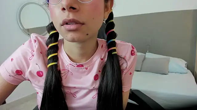 Snapshot of carlina_15 chatting on October 24, 2:24 pm carlina 15 online show from October 24, 2:24 pm