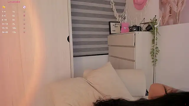 Snapshot of EmmyKenner chatting on September 23, 11:02 am EmmyKenner online show from September 23, 11:02 am