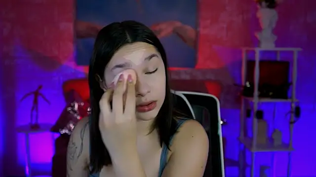 Snapshot of KimClarks_ chatting on December 5, 12:47 pm KimClarks online show from December 5, 12:47 pm